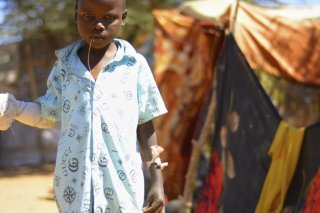 Médecins Sans Frontières (MSF) redoute une offensive des paramilitaires des Forces de soutien rapide (FSR) à El-Fasher qui pourrait provoquer davantage d'atrocités massives contre la population (archives). KEYSTONE/AP/Mohamed Galal